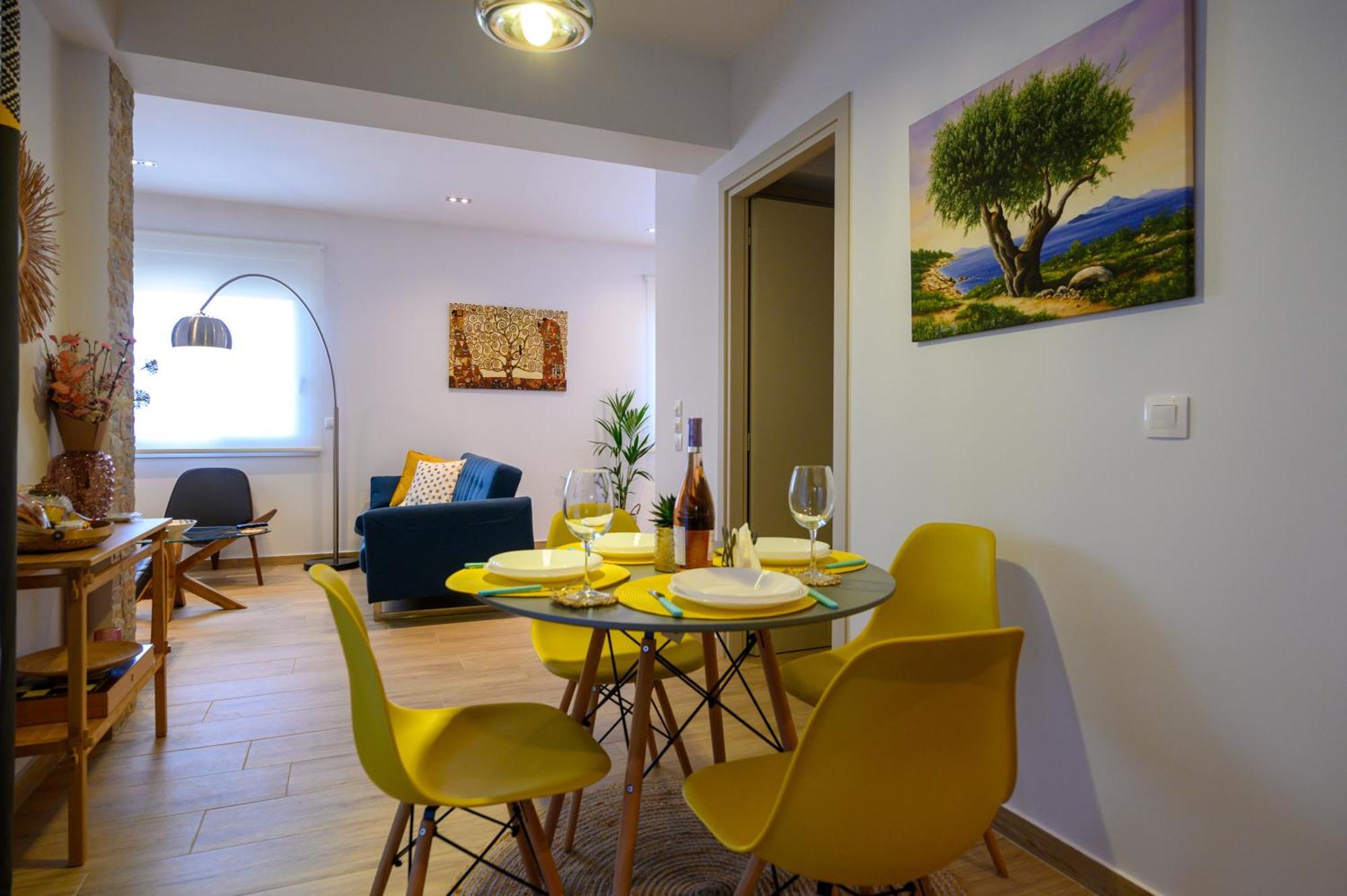 Chic Apartment In Nature, 5-Min Walk To The Beach 칼라마타 외부 사진